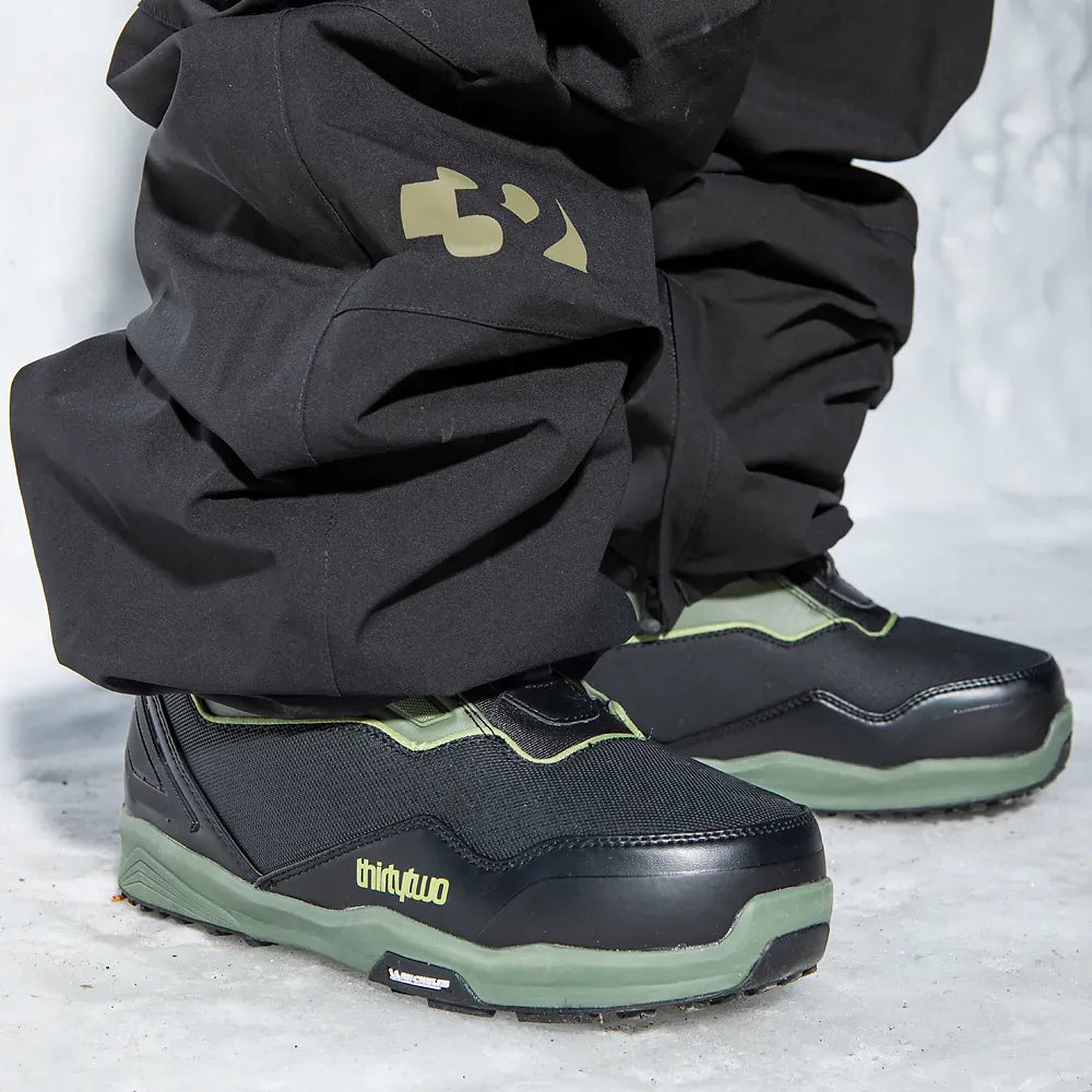 TM - 2 XLT Boa® x Grenier Boots Black/Green | thirtytwo EU Boots ThirtyTwo Snowboard gear boots and bindings