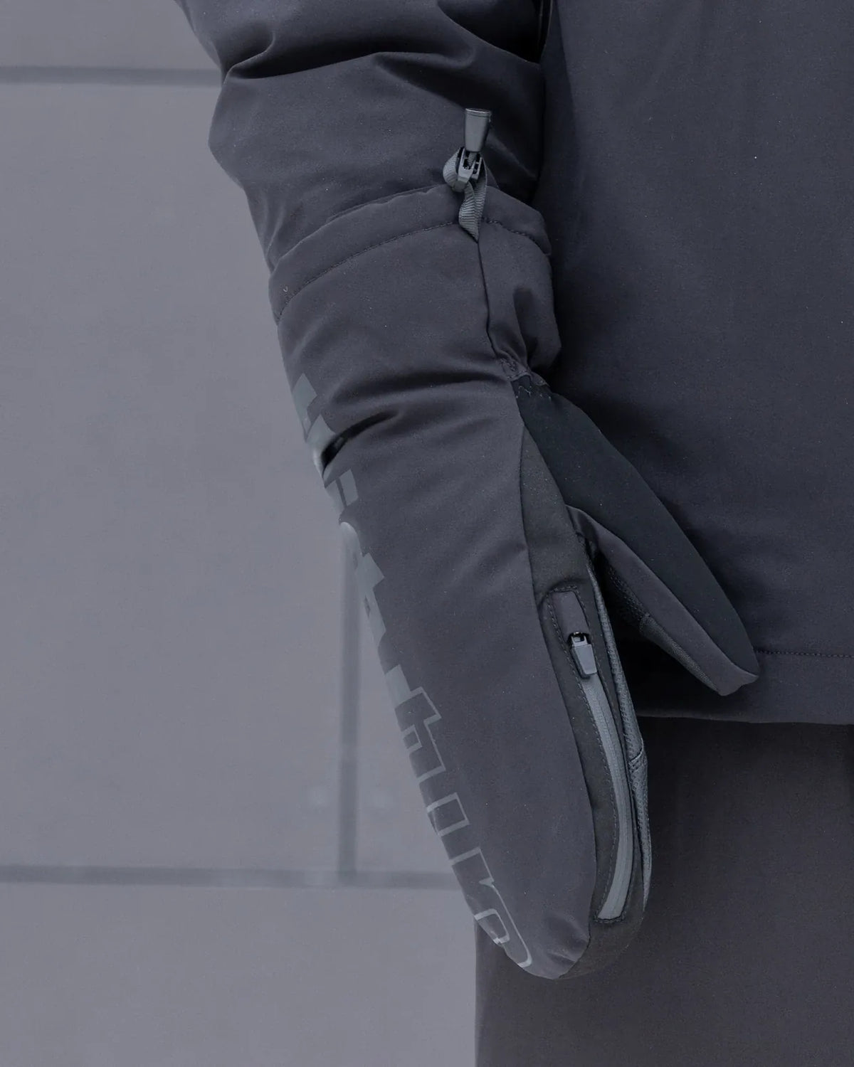 CORP MITT