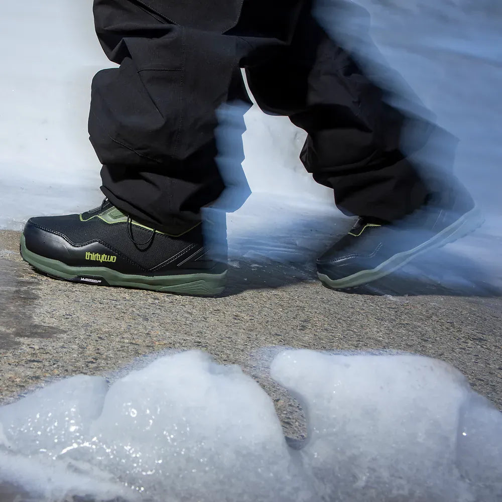 TM - 2 XLT Boa® x Grenier Boots Black/Green | thirtytwo EU Boots ThirtyTwo Snowboard gear boots and bindings