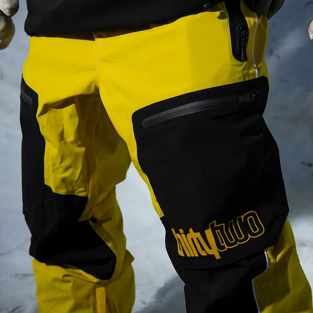 Sono XLT x Walker Pants Black/Yellow | thirtytwo EU Non-Insulated Pants ThirtyTwo Snowboard gear boots and bindings
