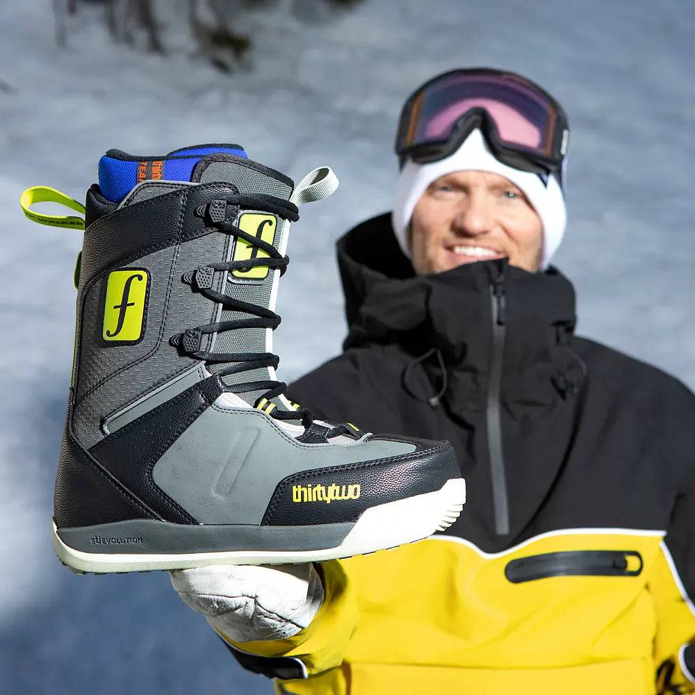Men's Forum Pro x Walker Boots Black/Dark Grey | thirtytwo EU Boots ThirtyTwo Snowboard gear boots and bindings
