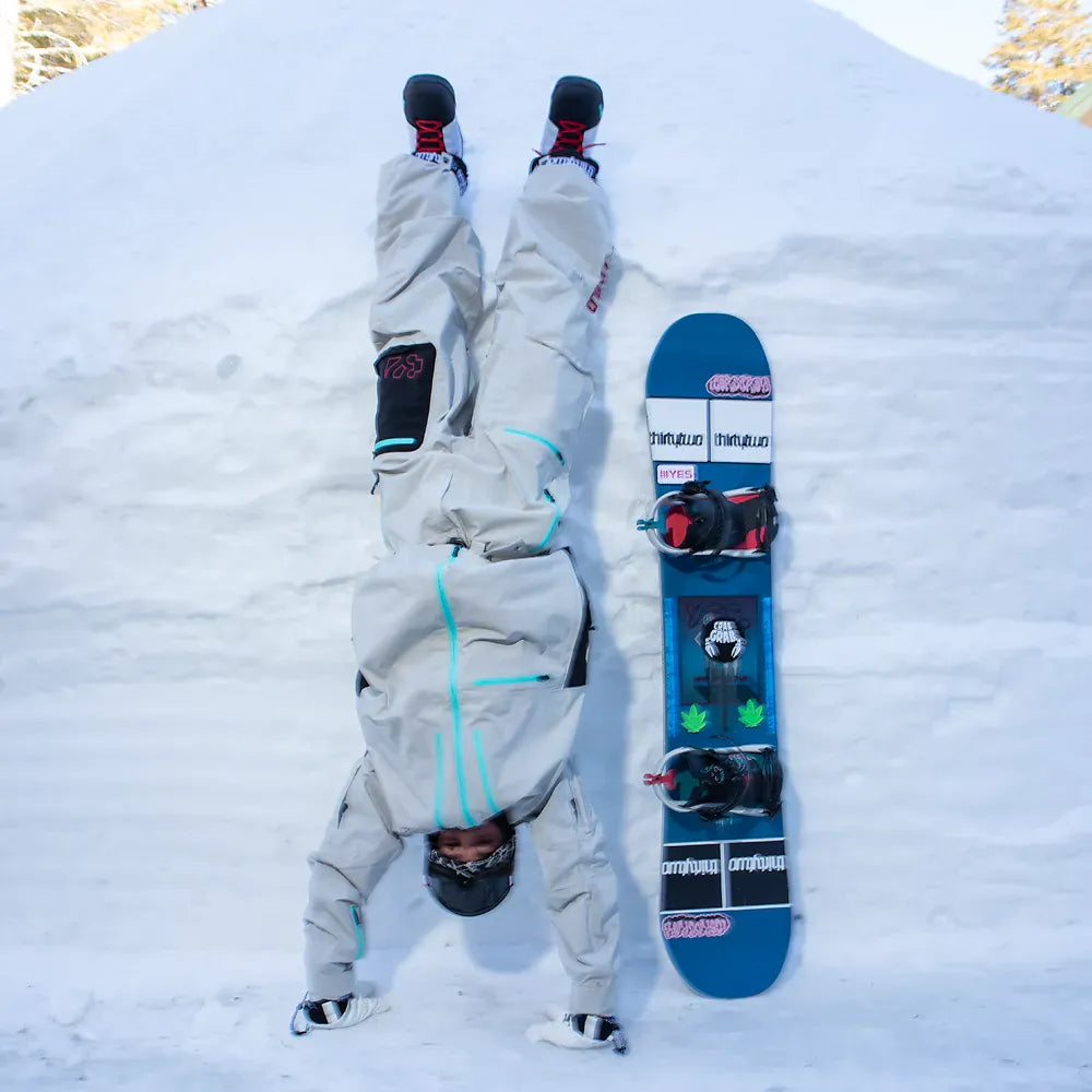 TM Recycled x Fava Jacket Cement | thirtytwo EU Non-Insulated Jacket ThirtyTwo Snowboard gear boots and bindings