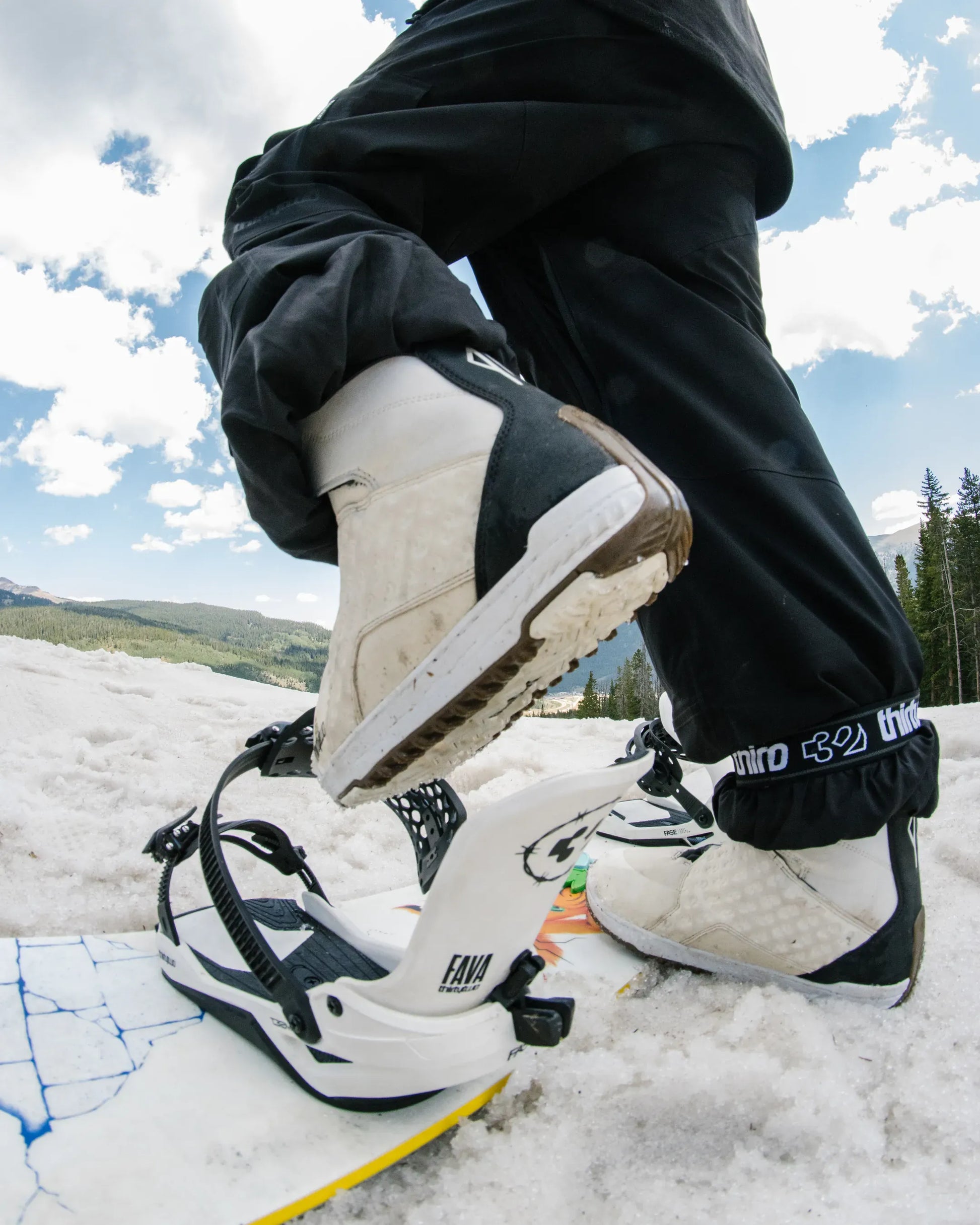 T32M Fava FASE Bindings Thirtytwo Snowboard gear boots and bindings