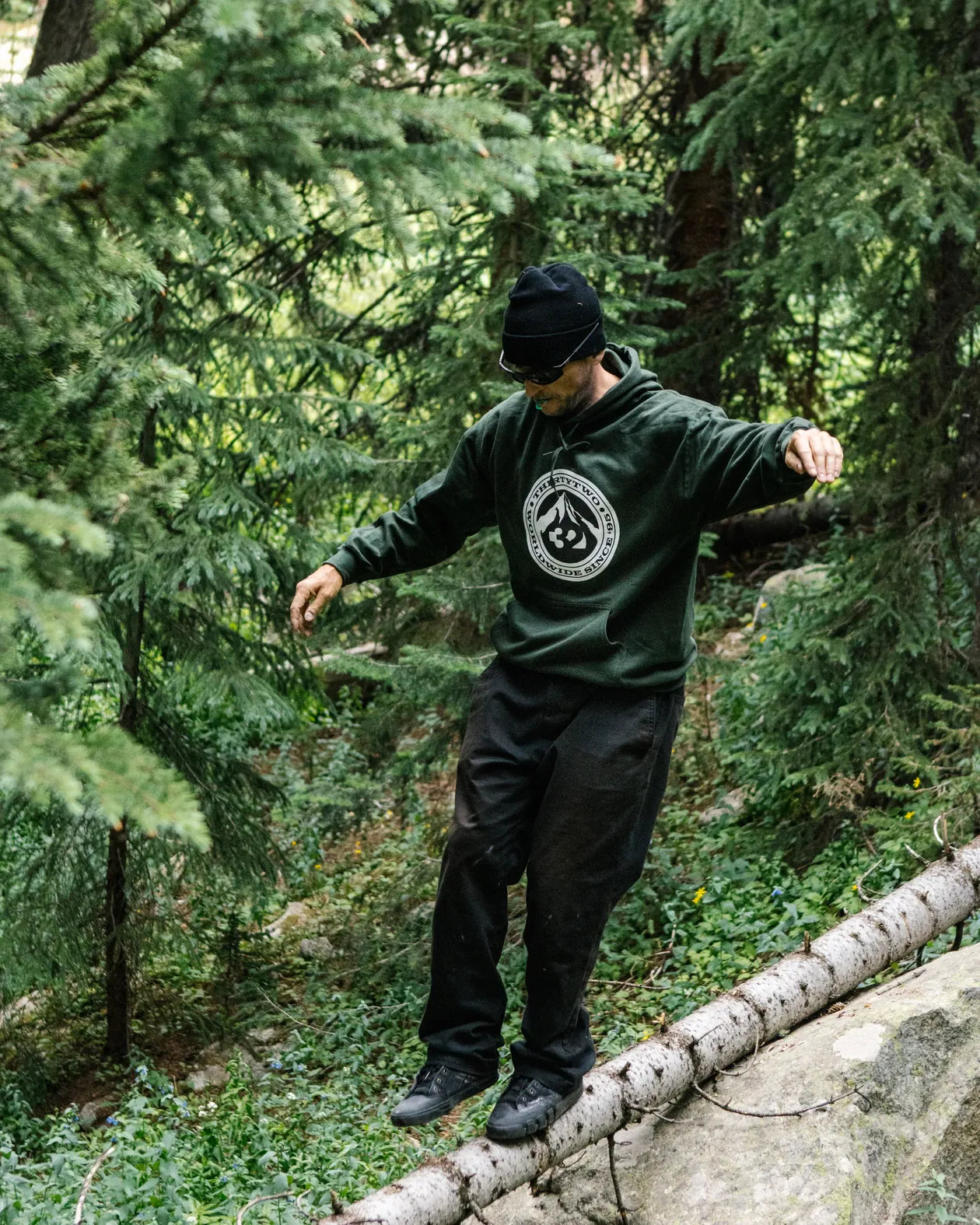 SINCE 95 HOODIE Apparel Lifestyle Thirtytwo Snowboard gear boots and bindings