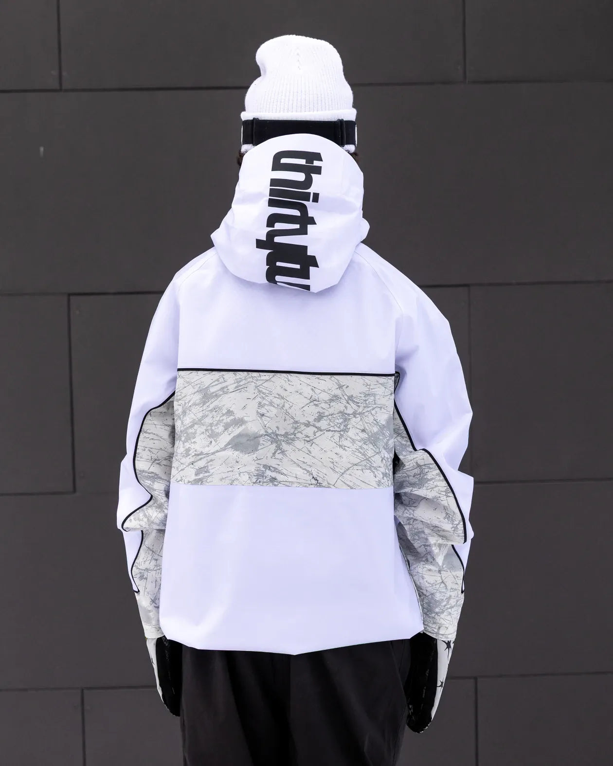 LIGHT ANORAK Outerwear Thirtytwo Snowboard gear boots and bindings