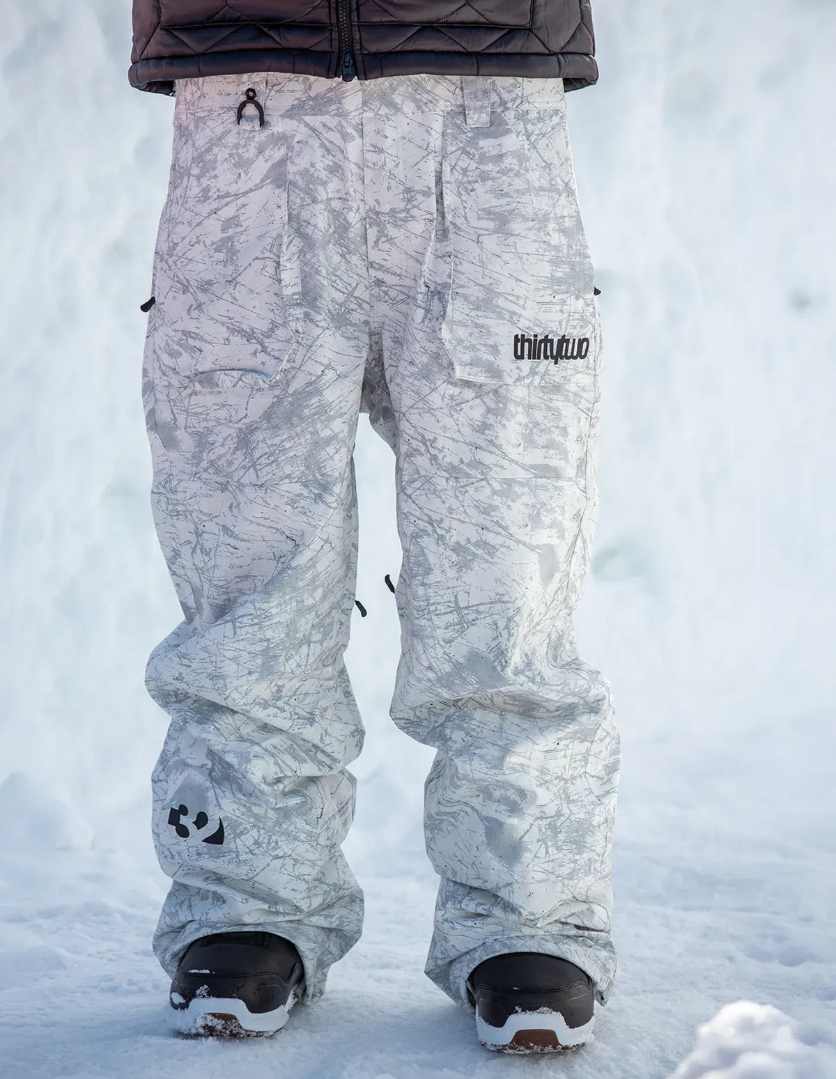 Basement Bib Outerwear Thirtytwo Snowboard gear boots and bindings