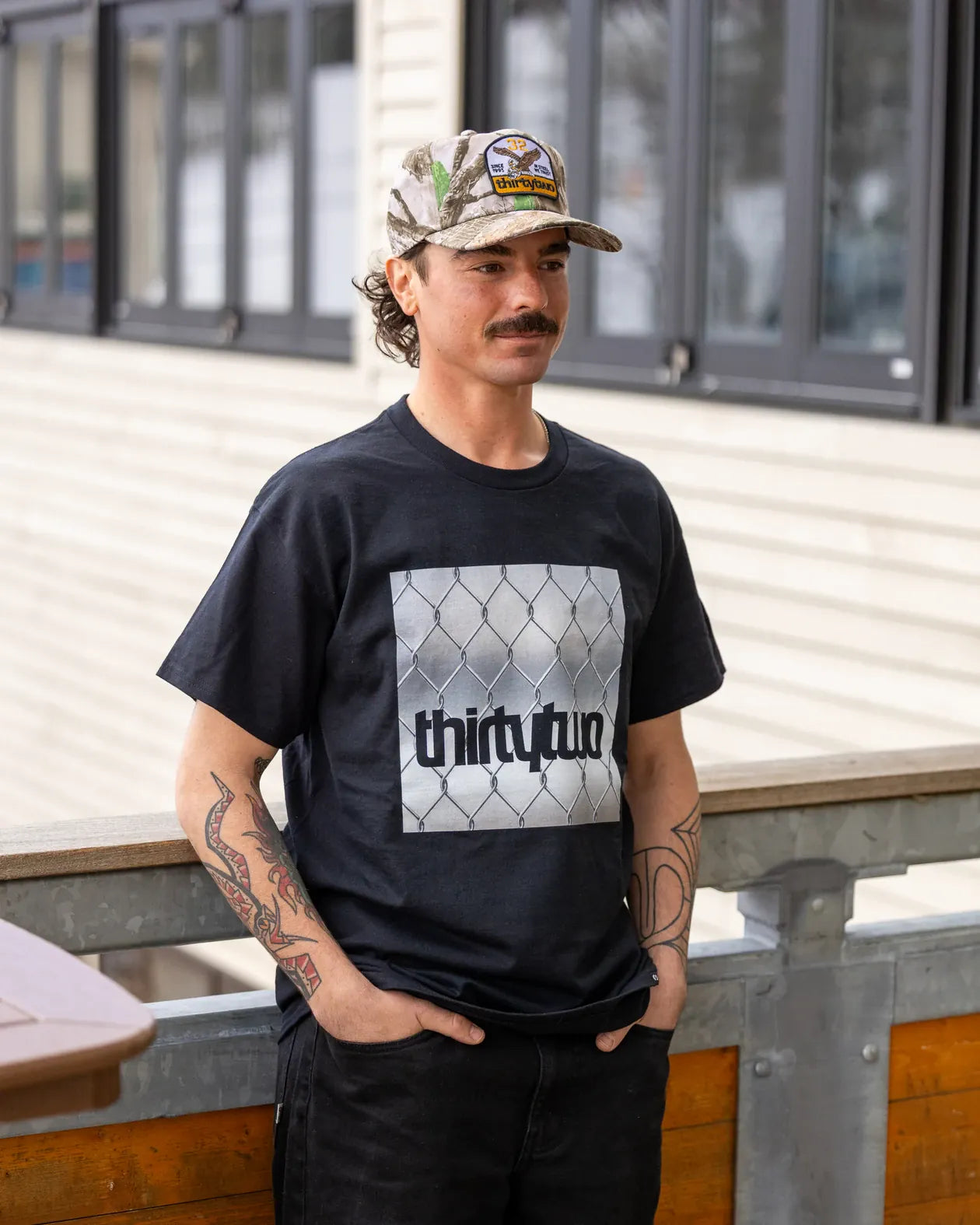 32 BOX TEE